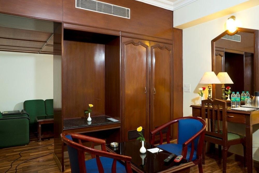 Hotel Park Plaza Chennai Exterior foto