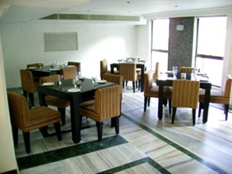 Hotel Park Plaza Chennai Exterior foto